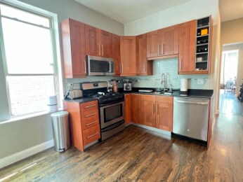 Building Photo - 925 N Mozart St