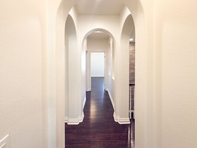 Building Photo - ~Temecula's Wolf Creek Community~ Beautifu...
