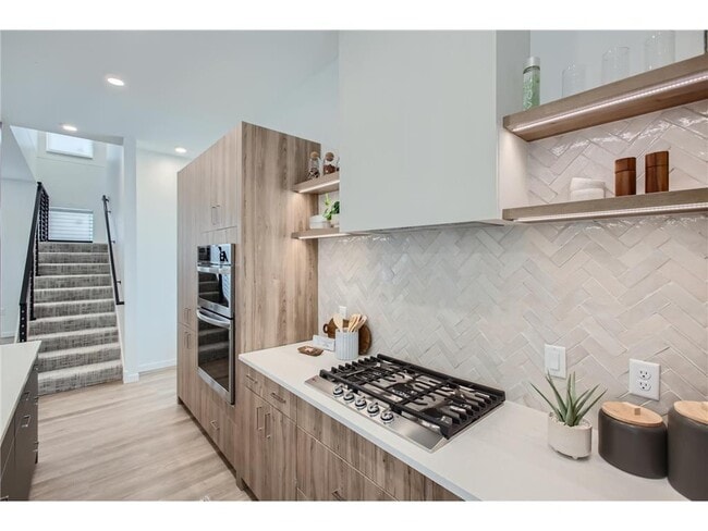 Building Photo - 4 West Dr