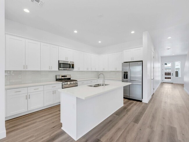 Building Photo - Gorgeous Flagstaff Property