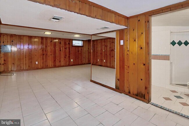 Building Photo - 5016 N Carlin Springs Rd