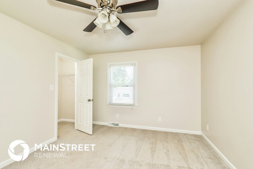 Building Photo - 6102 Hunters Ridge Dr