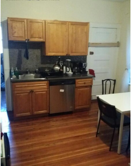 Building Photo - 65 Hillside St