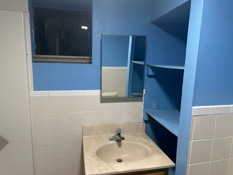 Building Photo - 209 Maple Hill Dr