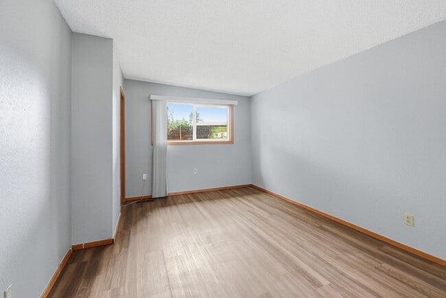 Building Photo - 3Bd/1.75Ba Bellevue House