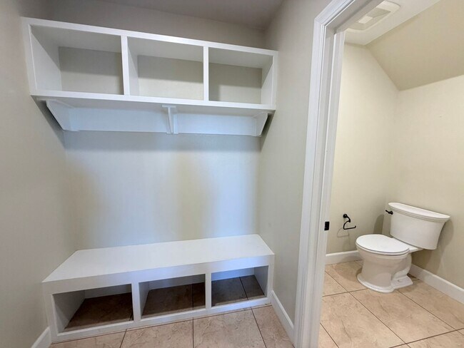 Building Photo - 1991 Wind Ranch Rd