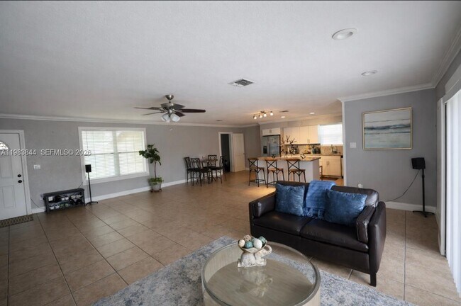 Building Photo - 19835 NE 11th Ct