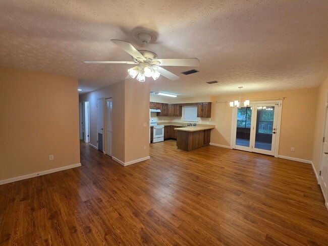 Building Photo - 621 S W Orange Ave