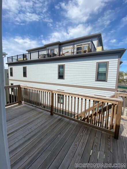 Building Photo - 23 Washburn St