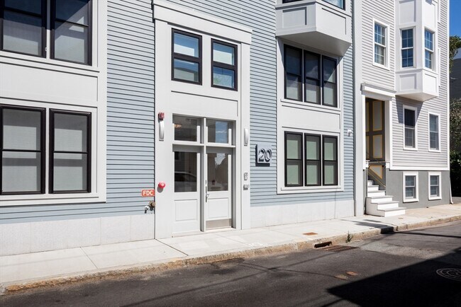 Building Photo - 20 Haynes St
