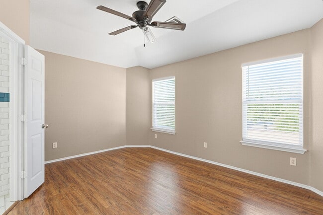 Building Photo - $500 Off One Month's Rent! Beautiful 4 Bedroom Corner Lot Home in Plum Creek