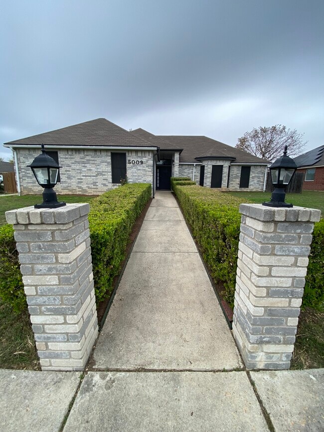 Primary Photo - 5009 Chad Dr