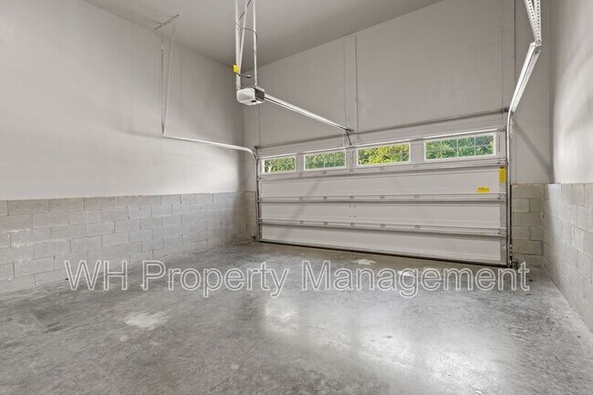 Building Photo - 441 Chinook Dr