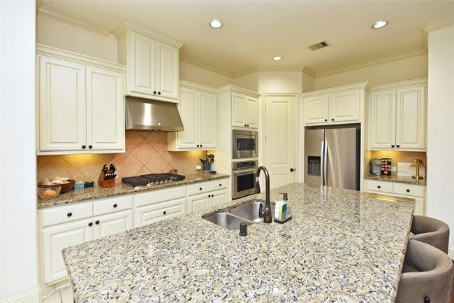 Building Photo - 13117 Stoneleigh Terrace Dr