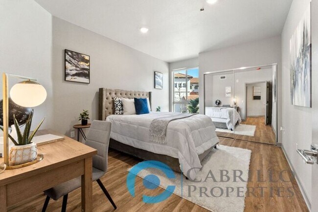 Building Photo - 3093 Broadway