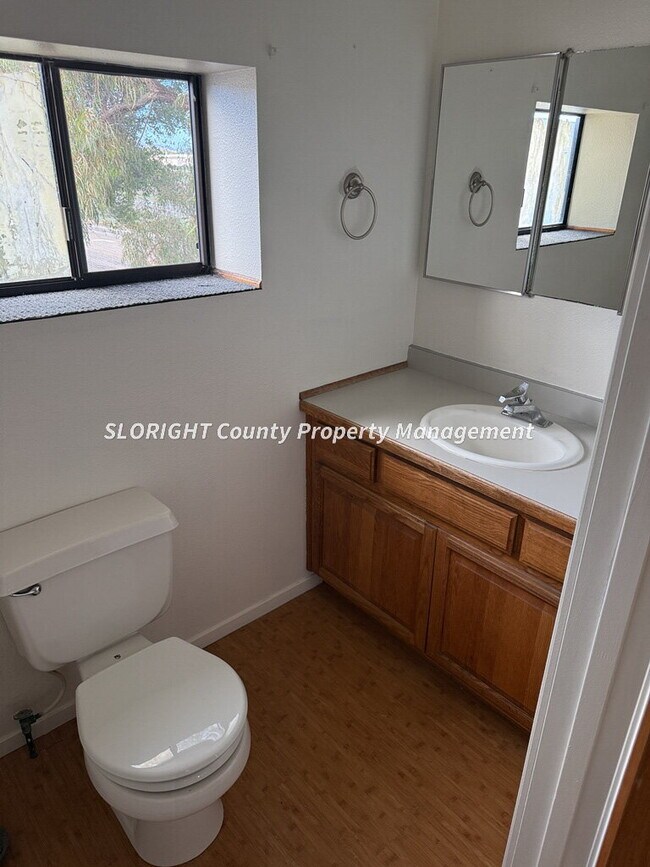 Building Photo - AVAILABLE NOVEMBER - 2 Bedroom / 1.5 Bath SLO Apartment