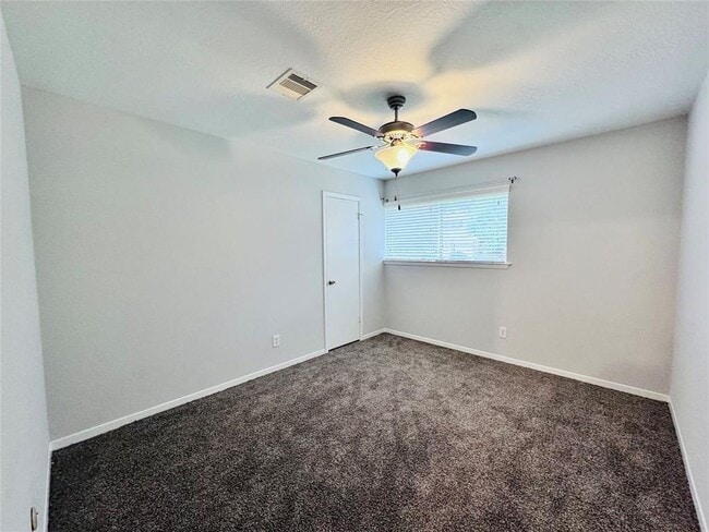 Building Photo - 3934 Thistlewood Dr