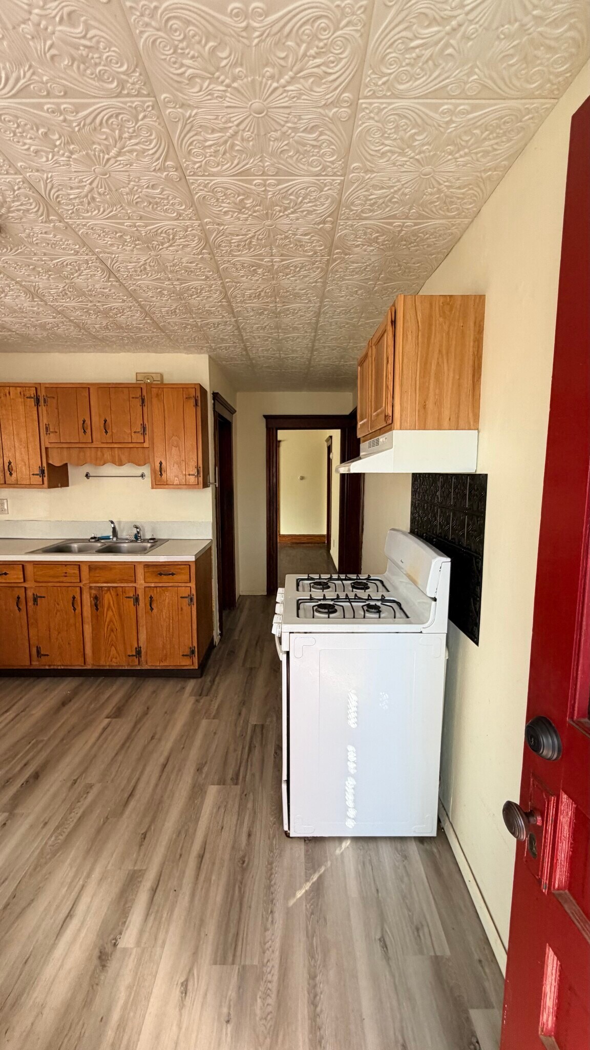 Building Photo - 27 Beechwood Ave