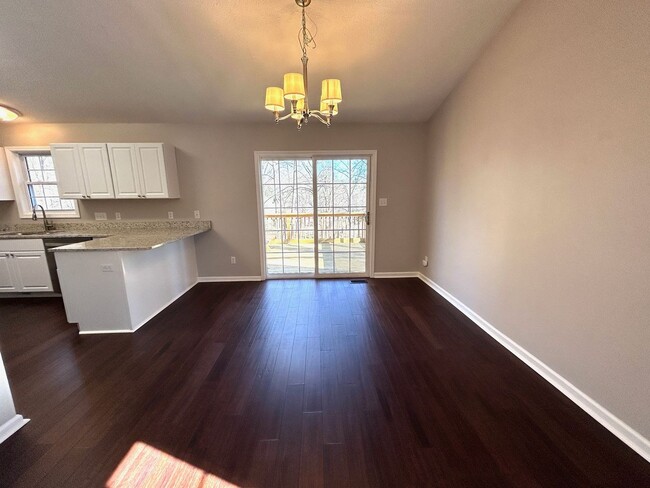 Building Photo - South AVL - Three Bedroom home with Wooded...