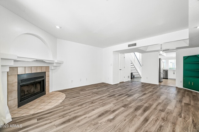 Building Photo - 220 N 22nd Pl