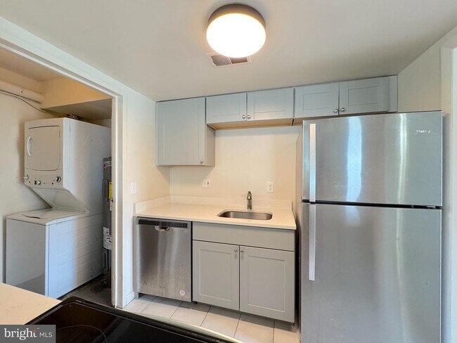 Building Photo - 9503 Hagel Cir