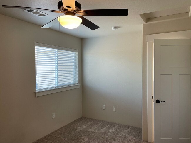 Building Photo - ****HALF OFF FIRST MONTH"S RENT*****Beautiful Two Story 3 Bedroom 2.5 Bath Townhome