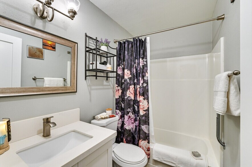 Building Photo - 6059 Rancho Mission Rd