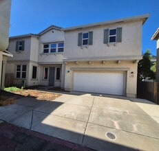 Building Photo - Spacious Four Bedroom, Three Bath Home in ...