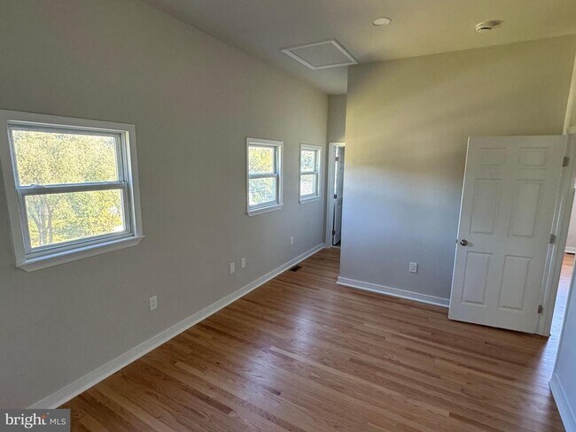 Building Photo - 5426 Enid Pl