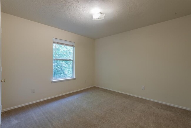 Building Photo - 11711 Sunny Stream Dr
