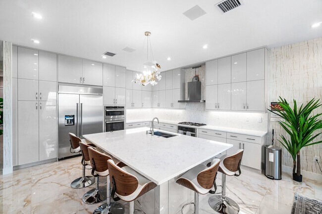 Building Photo - 8233 Crystal Downs Ave