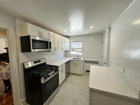 Building Photo - 186 Summit Ave