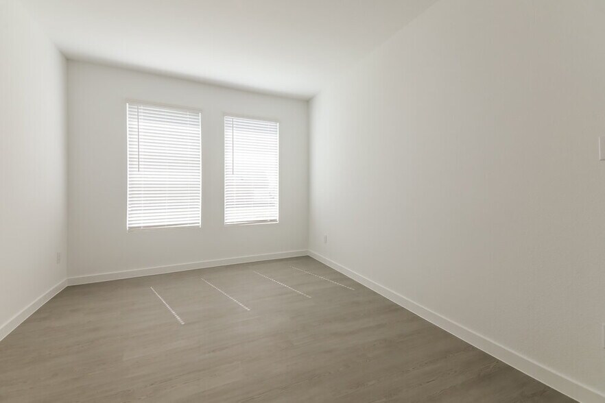 Building Photo - 2239 Mustang Ghost Trl