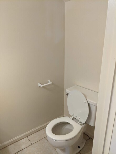 Half Bath Downstairs - 16643 Missionary Ridge Ct