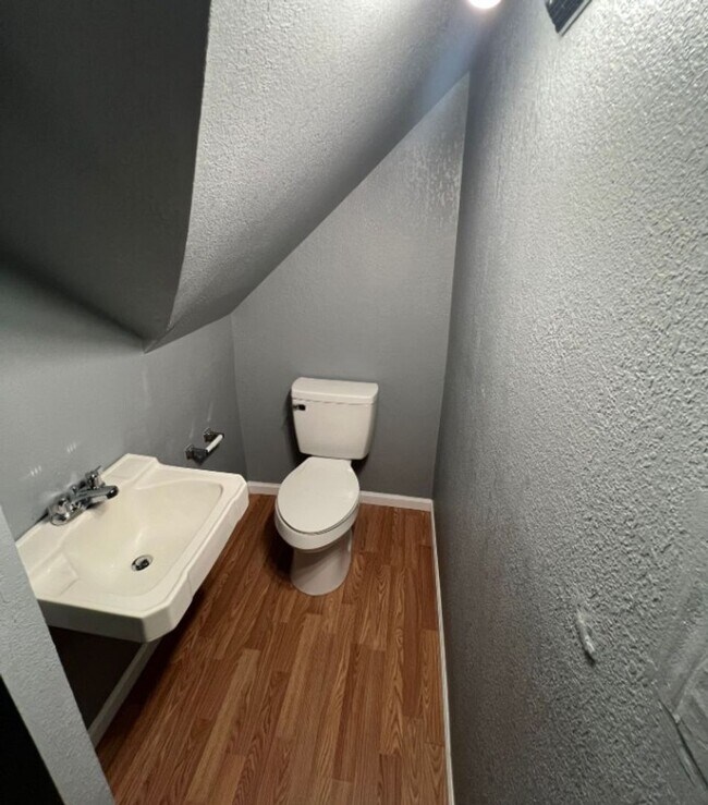 Building Photo - Charming 3 Bedroom Home in Independence – ...