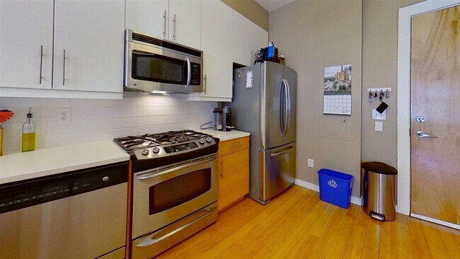 Building Photo - 1325 Adams St