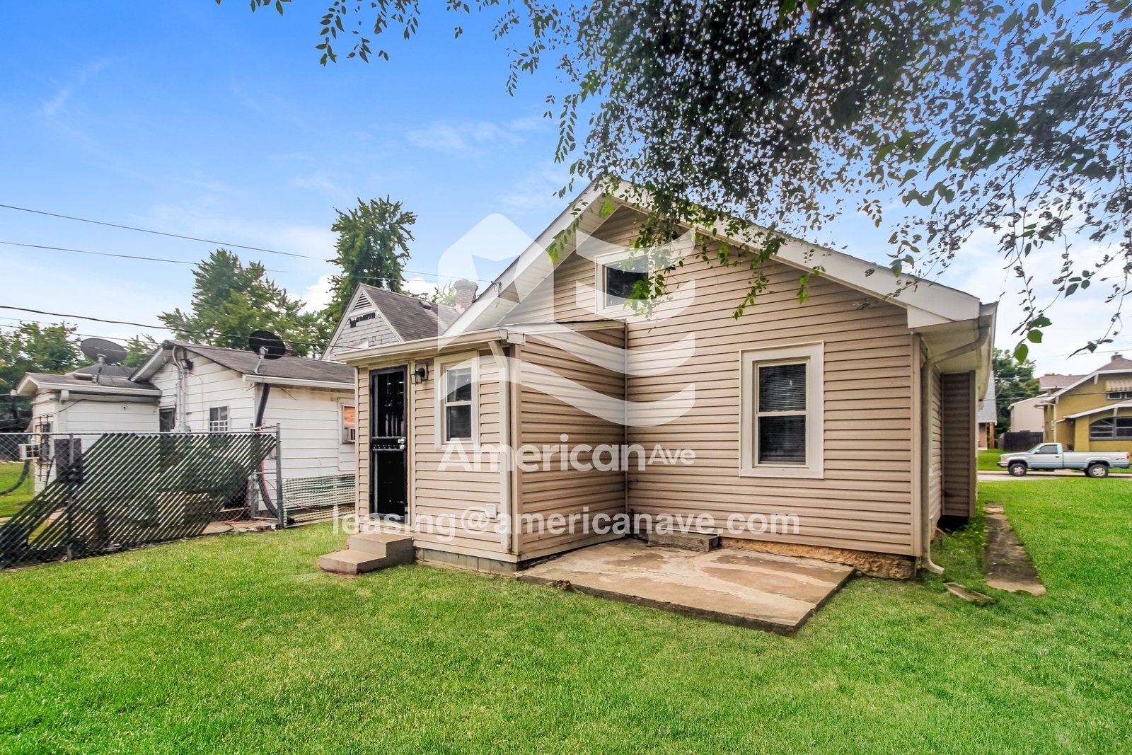 Building Photo - 1829 N Harding St