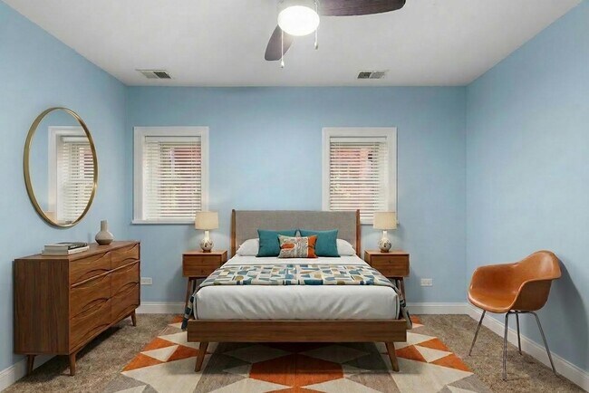 Building Photo - 4721 S Greenwood Ave