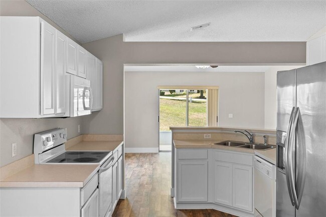 Building Photo - 16316 Meredrew Ln