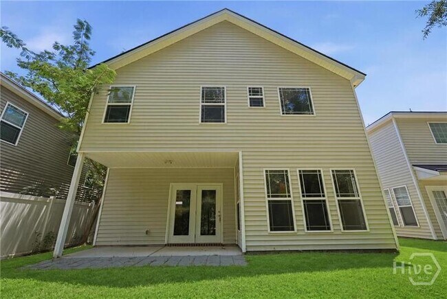 Building Photo - 380 Summer Hill Way