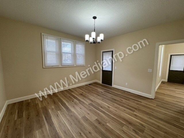 Building Photo - 739 W 4th St