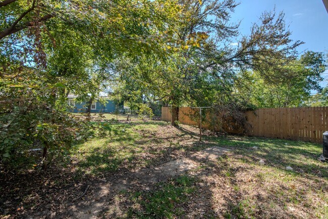 Building Photo - 125 Vandenburg Dr