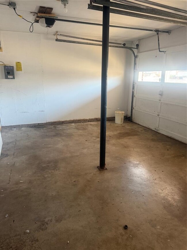 Building Photo - 2248 Laneway Dr