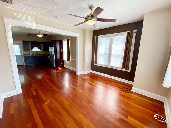 Building Photo - Charming 2 Bedroom/1.5 Bathroom Home with Large Backyard in Colgate, Baltimore, MD!