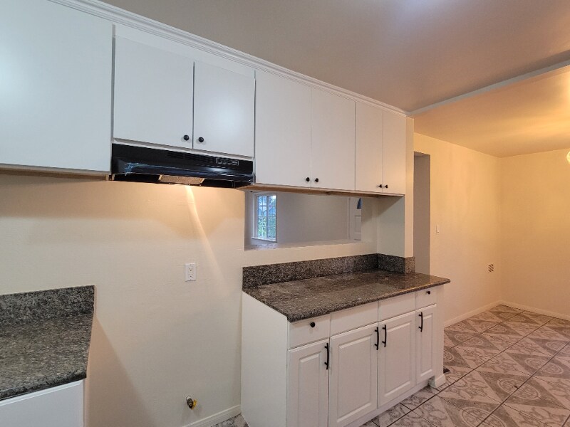 Building Photo - 1881 Harbor Ave