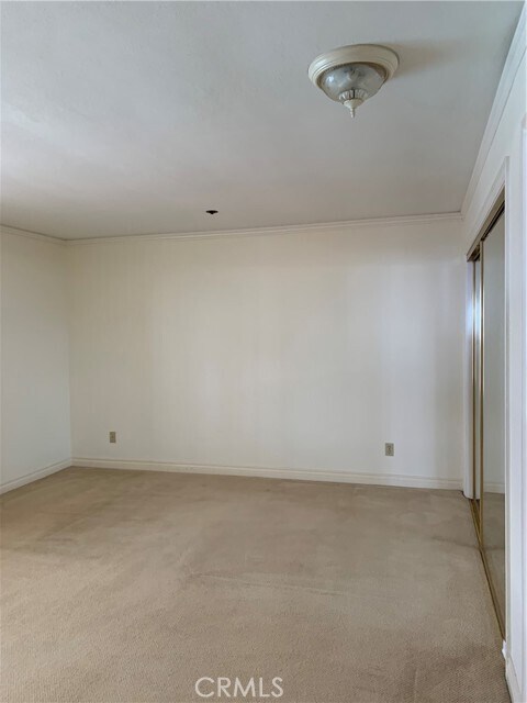 Building Photo - 535 Esplanade