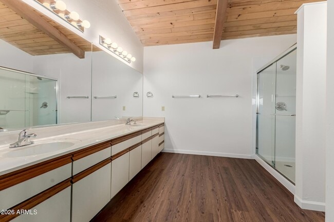 Building Photo - 6140 E Peak View Rd