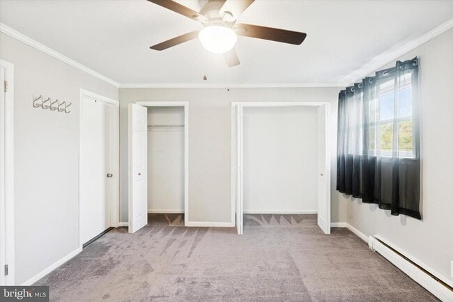 Building Photo - 703 Hoffnagle St