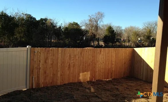 Building Photo - 1055 Carolyn Cove