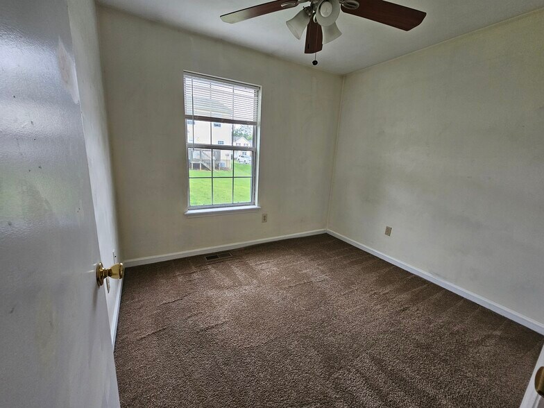 Building Photo - 1413 Jennifer Dr